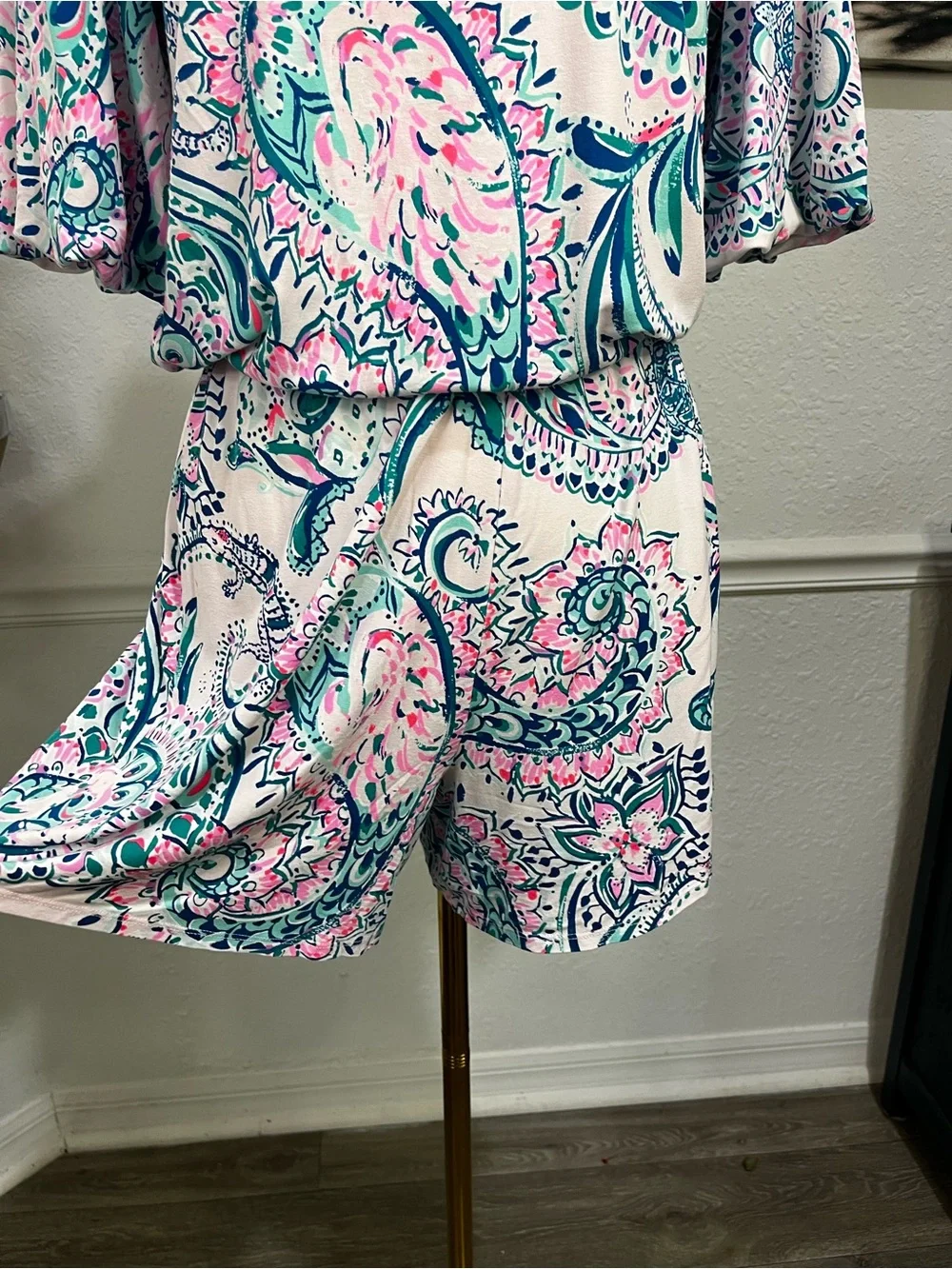 Lilly Pulitzer White Romper with Pink & Teal Paisley 2019 Medium - Picture 5 of 14